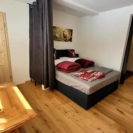 Daire Fewo's Und Apartment's Blaues Haus