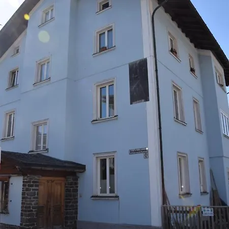 Fewo's Und Apartment's Blaues Haus Apartmán Davos