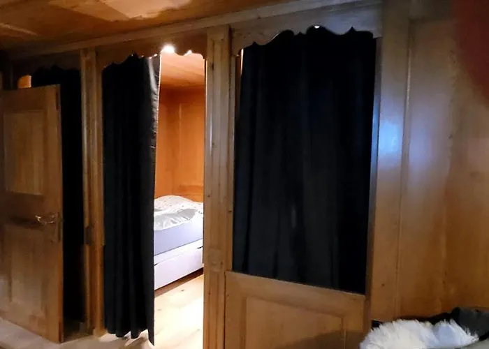 Fewo's Und Apartment's Blaues Haus * Давос